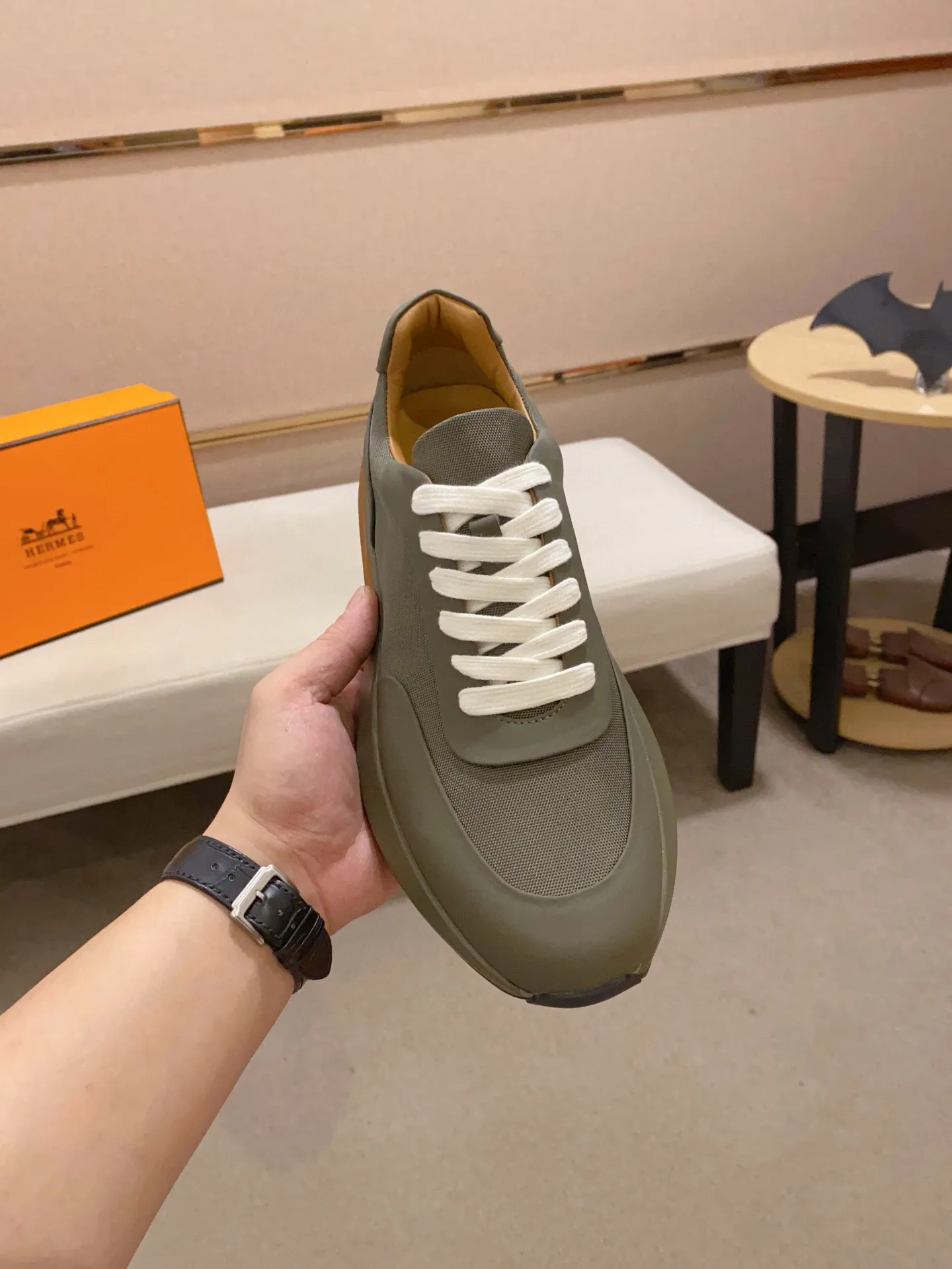 Men's clothing and shoes💰: 600💰《HERMES》【Classic Original Version】Hermès; Top 🔝 Purchasing Agency 🔍🔍Men's latest 🇺🇸 counters are on sale simultaneously, original imported from Italy ▲▲Silk cowhide with breathable fabric ▲▲ (high-end and expensive Qi·Grade) Exquisite workmanship (Italian 🇮🇹Imported water-dyed 🐂cowhide lining) Sole: Original sole provided by the original factory, ⚠️Exclusive double-layer activity·TPR·Rubber·Combined molded outsole; Super·comfortable·wear-resistant·non-slip·environmental protection The real thing is more beautiful if you take the real thing (high quality, follow the order), you can enter and exit the counter at will * Number of yards: 38·39·40·41·42·43·44# (can be customized 45.)